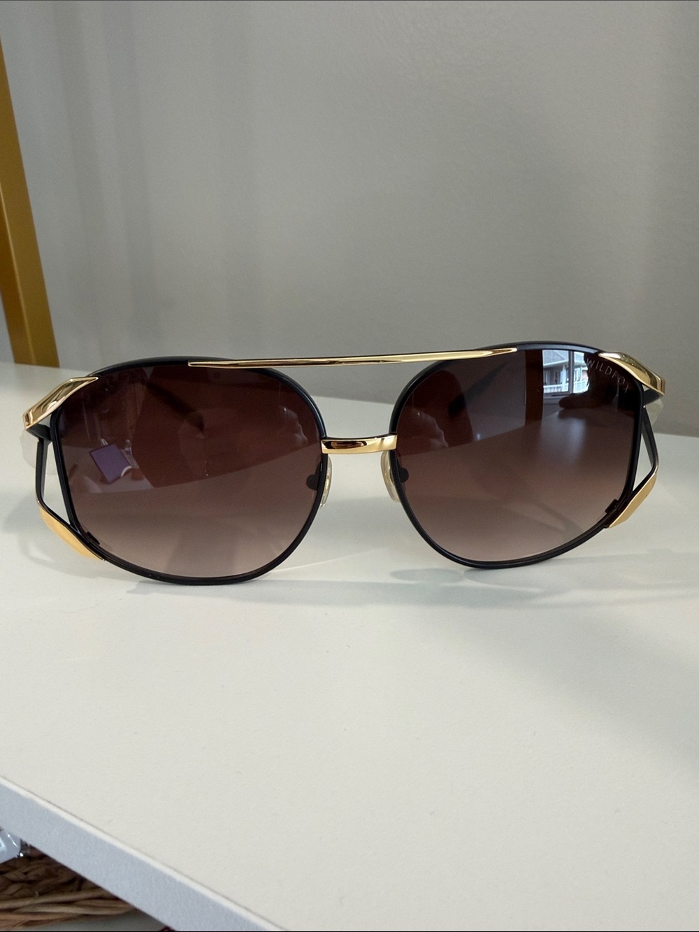 Wildfox Dynasty Oversized Aviator Black and Gold Sunglasses with Eyewear Case - Picture 10 of 15